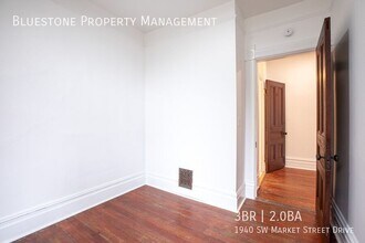 1940 SW Market St Dr in Portland, OR - Building Photo - Building Photo