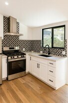 5644 Oso Ave in Los Angeles, CA - Building Photo