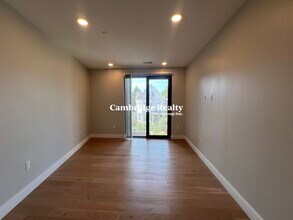 10 Central St, Unit T in Somerville, MA - Building Photo - Building Photo