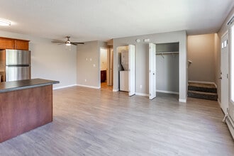 Silvan Townhomes in Maple Grove, MN - Foto de edificio - Interior Photo