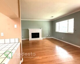 1723 Silkwood Dr in Modesto, CA - Building Photo - Building Photo