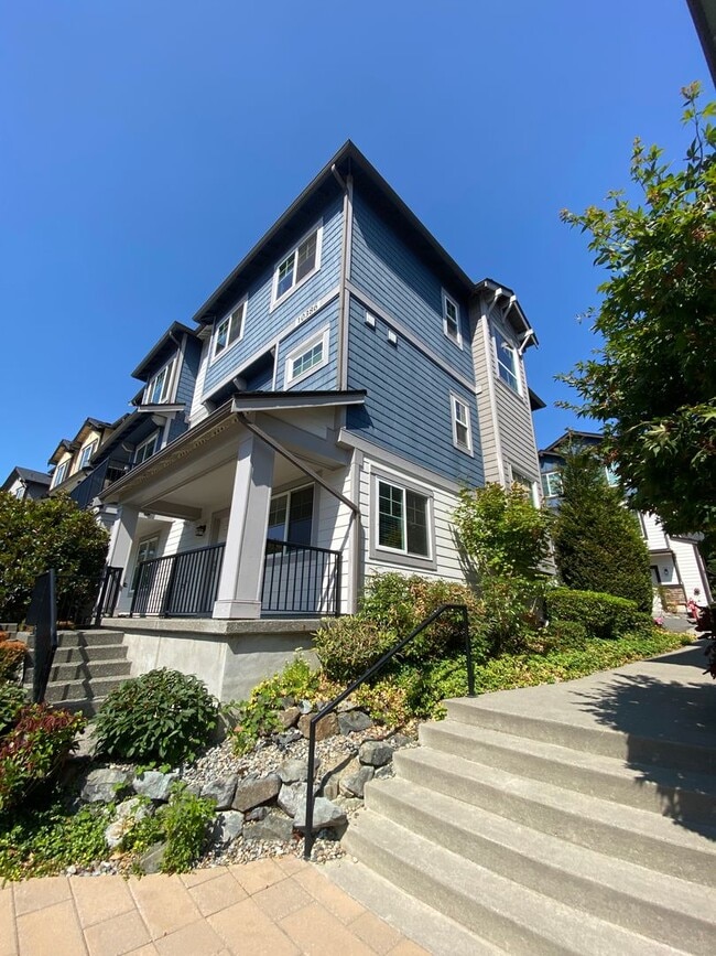 property at 10386 156th Pl NE