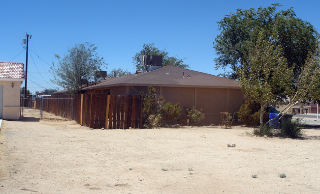 12850 Red Wing Rd in Apple Valley, CA - Building Photo - Building Photo