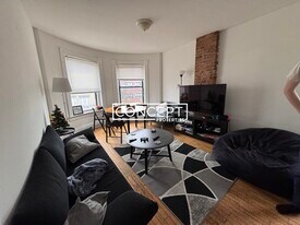 878 Huntington Ave, Unit 3 in Boston, MA - Building Photo