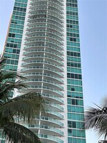 2101 Brickell Ave in Miami, FL - Building Photo