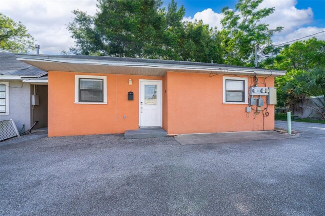 property at 118 E Muriel St