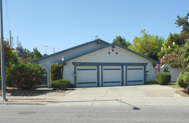 10311 Lockwood Dr in Cupertino, CA - Building Photo - Building Photo