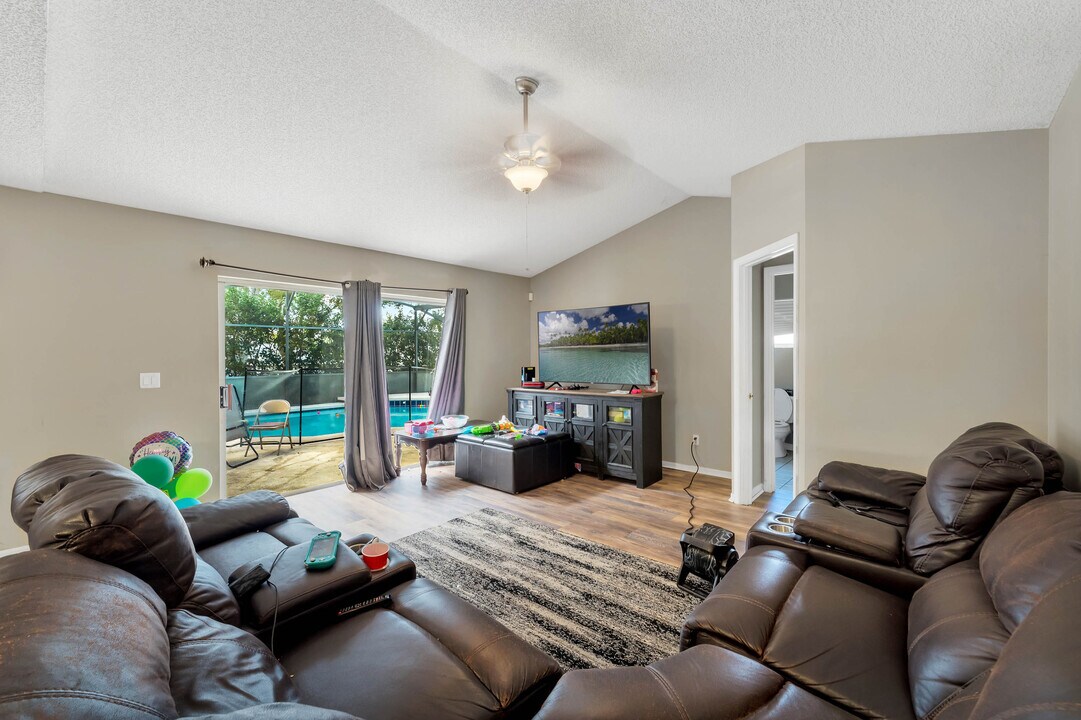 1432 Saddleridge Dr in Orlando, FL - Building Photo