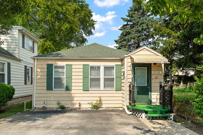 9708 Melvina Ave in Oak Lawn, IL - Building Photo - Building Photo