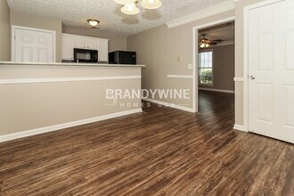 3915 Riverside Pkwy in Decatur, GA - Foto de edificio - Building Photo