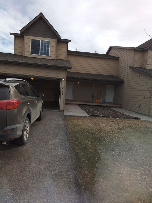 property at 208 E Magnolia Dr