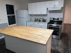 661 Millbury St in Worcester, MA - Building Photo