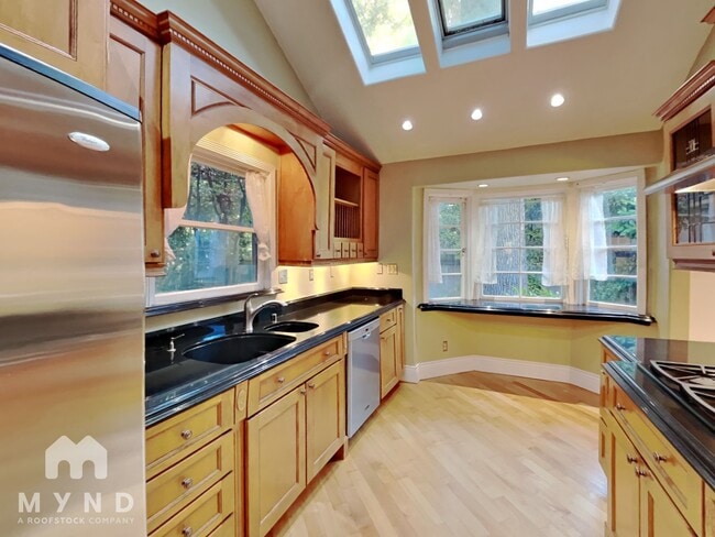 1213 10th Ave in Sacramento, CA - Building Photo - Building Photo