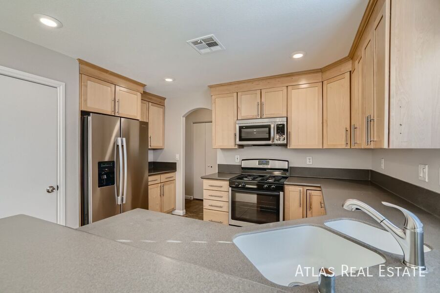 8125 Indigo Gully Ct in Las Vegas, NV - Building Photo