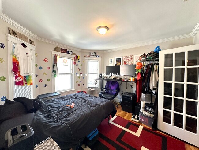92 Powder House Blvd, Unit 1 in Somerville, MA - Building Photo - Building Photo