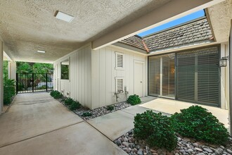 34 Duke Dr in Rancho Mirage, CA - Building Photo - Building Photo