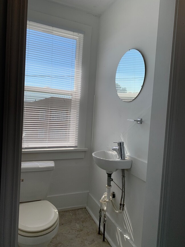 4907 Capitol Ave, Unit #3, Unit #3