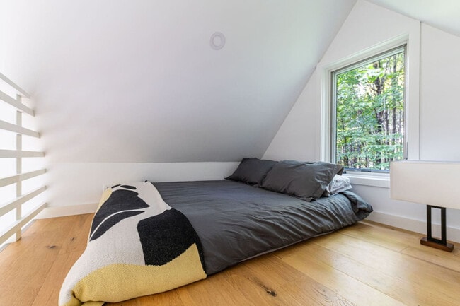 535 Scutt Mountain Rd