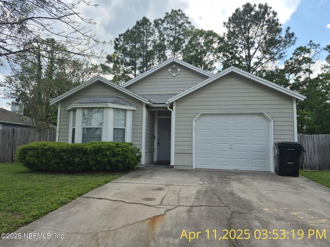 1858 Sheraton Lakes Cir in Middleburg, FL - Building Photo - Building Photo