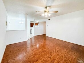 2303 W Michigan Ave in Pensacola, FL - Building Photo - Building Photo