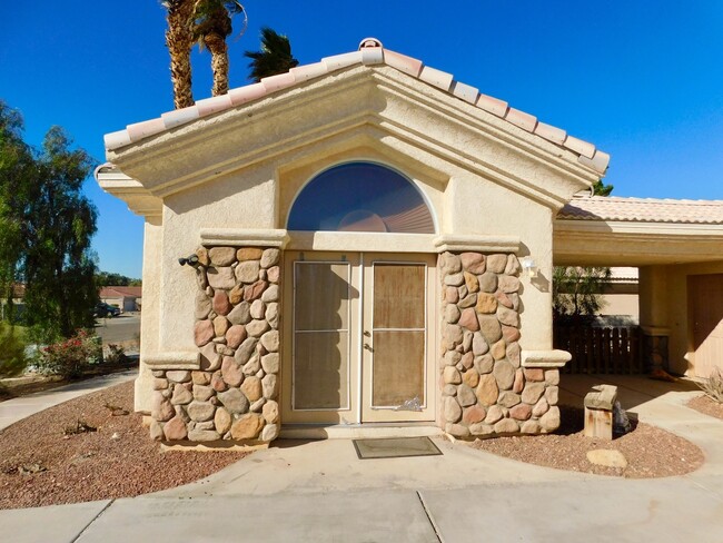 1869 Clubhouse Plaza in Bullhead City, AZ - Building Photo - Building Photo