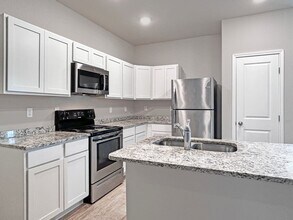 13010 Reid Mdws in Live Oak, TX - Building Photo - Building Photo