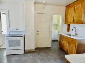 68 Hungerford Alley in Bristol, CT - Building Photo - Building Photo