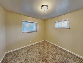 9175 Lander St in Westminster, CO - Foto de edificio - Building Photo