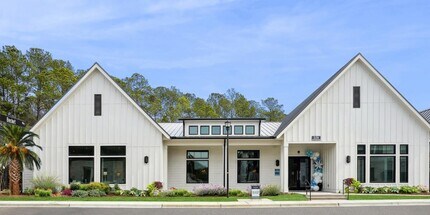 331 Pickwick Dr in Myrtle Beach, SC - Foto de edificio - Building Photo