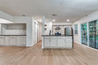 28 Regents Park in Bedford, TX - Building Photo - Building Photo