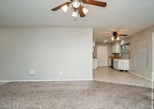 423 Southlake Dr in Forney, TX - Foto de edificio - Building Photo