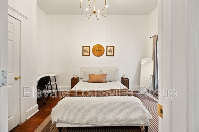 property at 915 S Shelby St