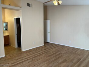 2709 Sonador St in Las Vegas, NV - Building Photo - Building Photo