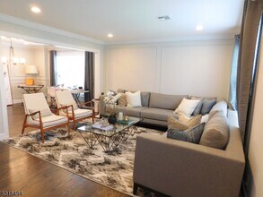 10 Wardell Rd in Livingston, NJ - Building Photo - Building Photo