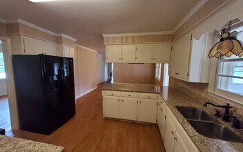 47 Westwood Dr in Sumter, SC - Building Photo - Building Photo