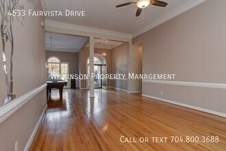 4633 Fairvista Dr in Charlotte, NC - Foto de edificio - Building Photo
