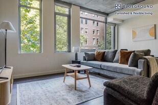 521 Stadium Pl S in Seattle, WA - Building Photo