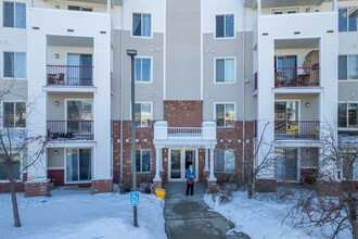 9 Country Village Bay NW in Calgary, AB - Building Photo - Building Photo