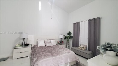 1225 NE 32nd Ave in Homestead, FL - Building Photo - Building Photo