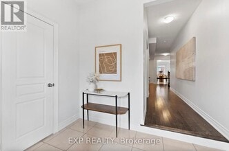 3107 Streamwood Pass in Oakville, ON - Building Photo - Building Photo