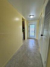 8450 Sunrise Lakes Blvd in Sunrise, FL - Foto de edificio - Building Photo