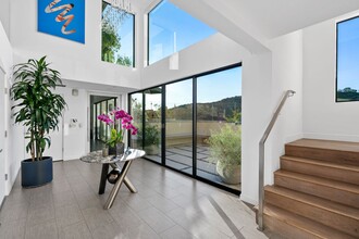2251 Maravilla Dr in Los Angeles, CA - Building Photo - Building Photo