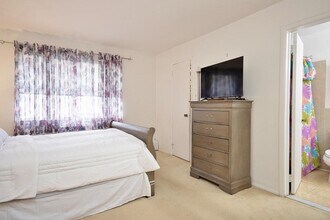292 Parkside Dr in Suffern, NY - Foto de edificio - Building Photo