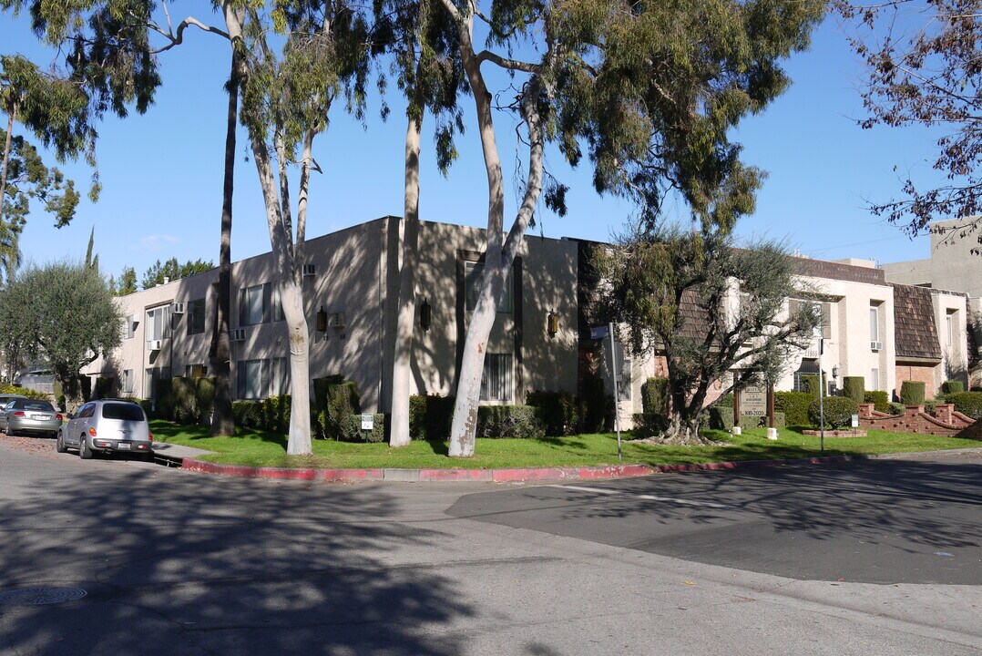 Weddington Chateau in Valley Village, CA - Foto de edificio