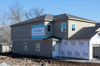 Golden Lane Luxury Townhomes in De Soto, KS - Building Photo - Building Photo