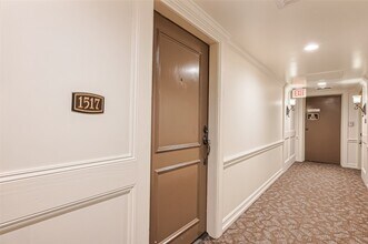 3525 Sage Rd in Houston, TX - Building Photo - Building Photo