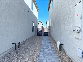 8378 S Miller Ln in Las Vegas, NV - Building Photo - Building Photo