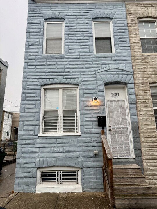 200 N Rose St in Baltimore, MD - Foto de edificio