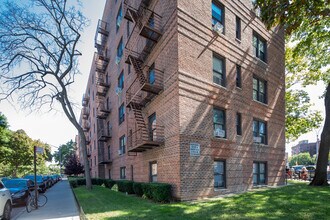 9841 Queens Blvd in Rego Park, NY - Building Photo - Building Photo