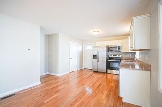 18 Healey St in Springfield, MA - Building Photo - Building Photo